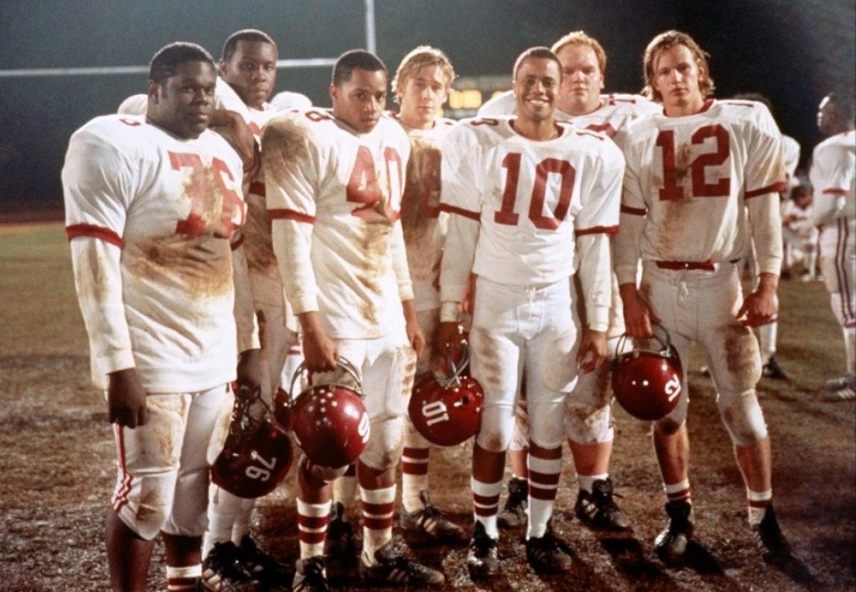 leadership styles in remember the titans